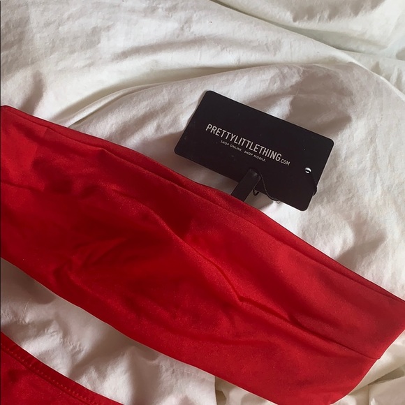 red bikini set - Picture 2 of 4